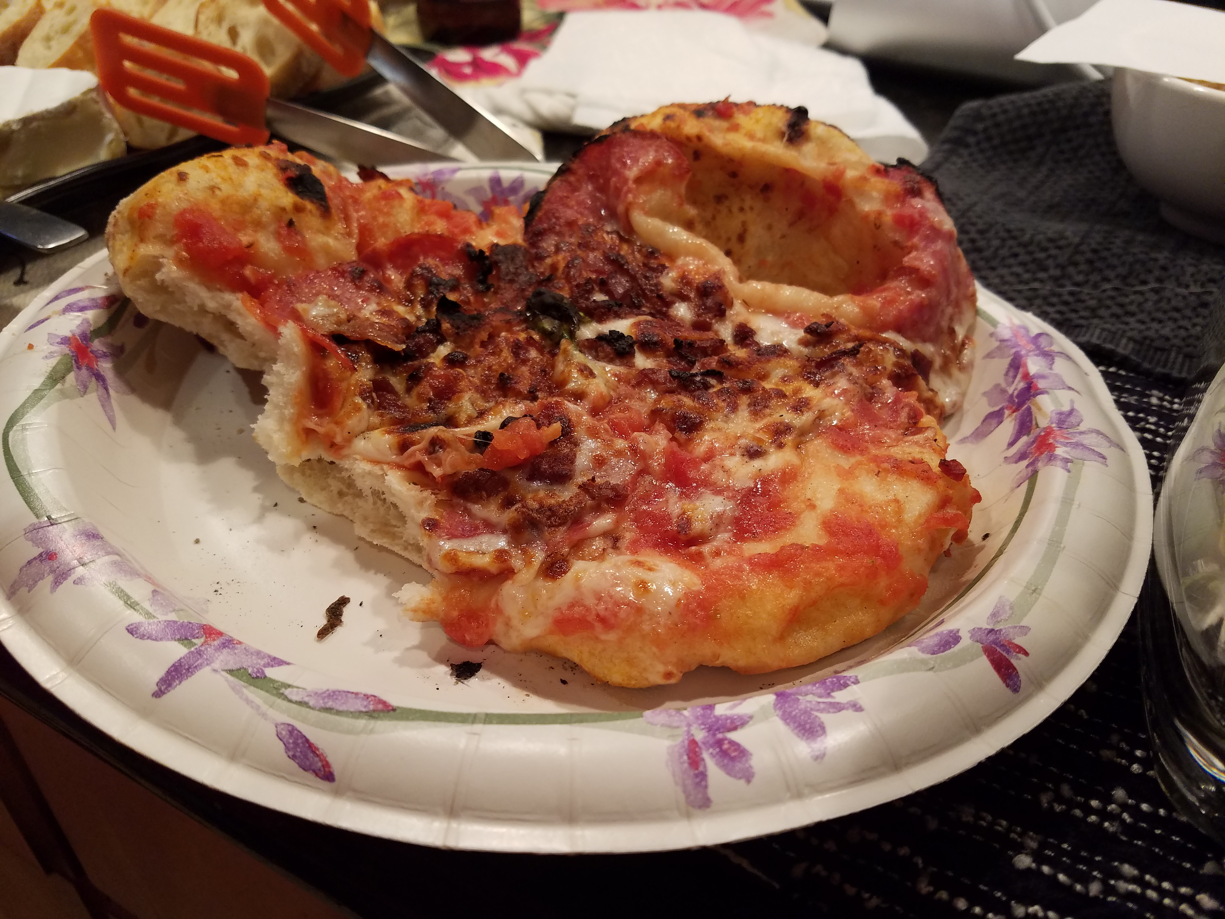 Sad burnt pizza is sad </3