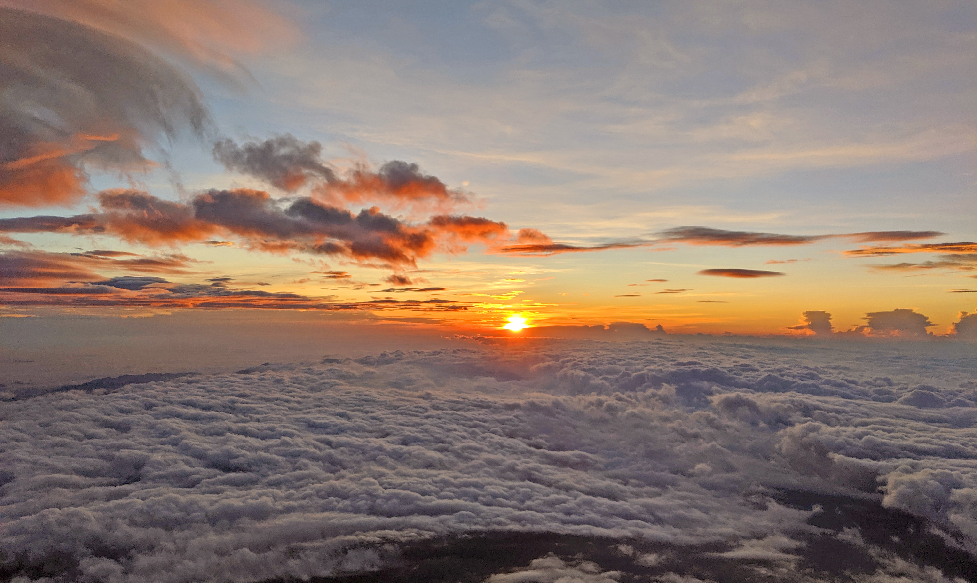 Beautiful sunrise on the top of Fujisan